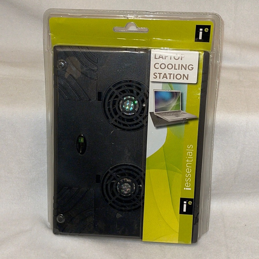 New Laptop Cooling Station by Iessential IE-LCS1